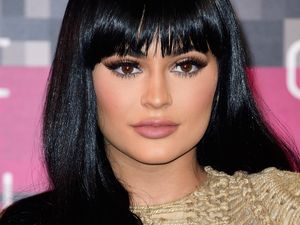 Kylie Jenner Baca Kepribadian Kim Kardashian dan Kendall Melalui Bentuk Alis
