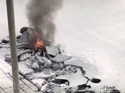 Galian Depan Detos Semburkan Api