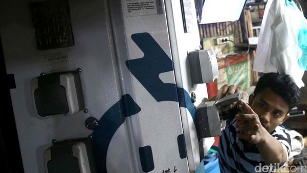 SPBU Listrik Hadir di Pasar Kramatjati