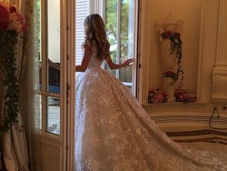 Putri Konglomerat Ini Menikah Pakai Gaun Pengantin Seharga Rp 4 Miliar