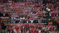 Fans Bayern Munich tak henti-hentinya memberikan dukungan kepada timnya. Paul Hanna/Reuters/detikFoto.