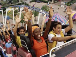 5 Tips Penting Sebelum Naik Wahana Adrenalin