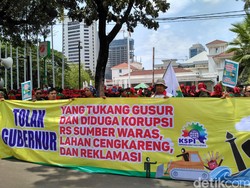 Massa Buruh Mulai Demo di Balai Kota DKI: Kita Ingin Seperti Bekasi!