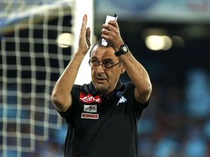 Presiden Napoli Ungkap Penyebab Kepergian Sarri Presiden Napoli Ungkap Penyebab Kepergian Sarri