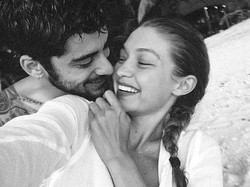 Gigi Hadid dan Zayn Malik Akhirnya Resmi Tunangan?