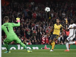 Dua Gol Walcott Antar Arsenal Tundukkan Basel