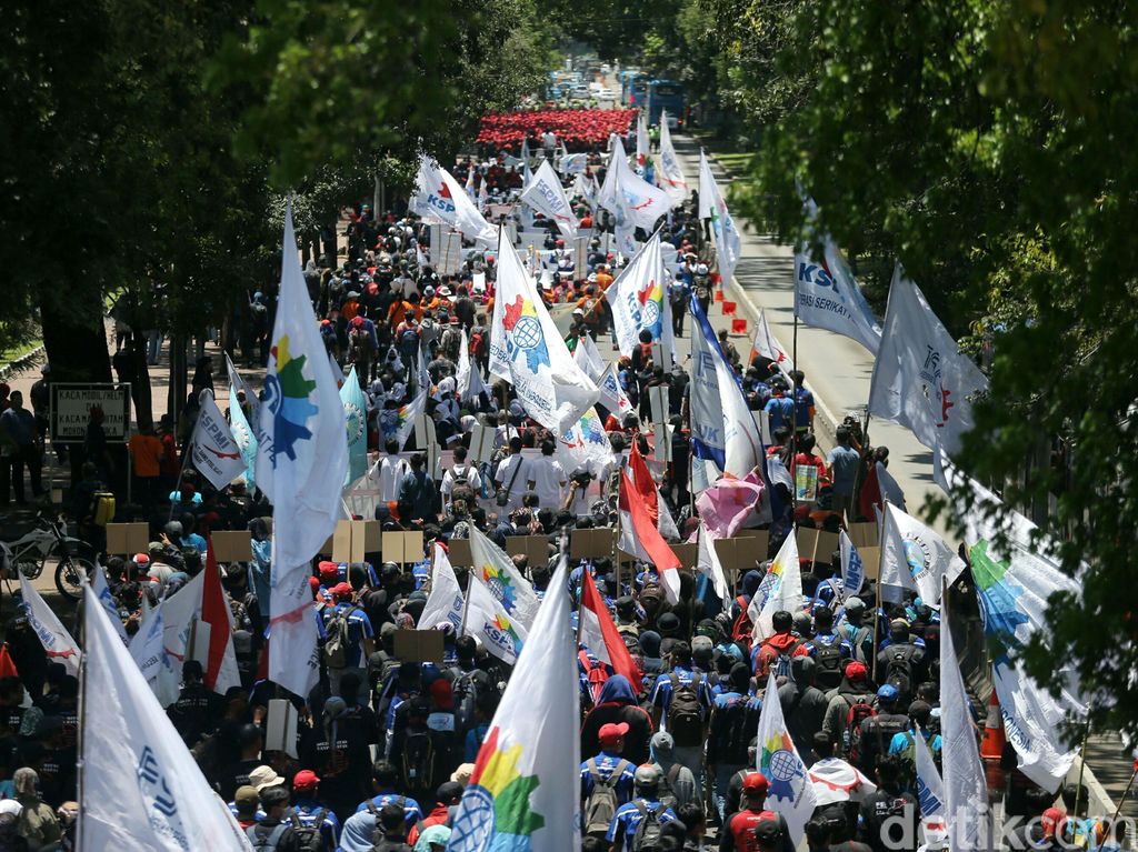 UMP 2020 Naik 8,51%, Pengusaha: Berat, tapi Kita Ikuti UMP 2020 Naik 8,51%, Pengusaha: Berat, tapi Kita Ikuti
