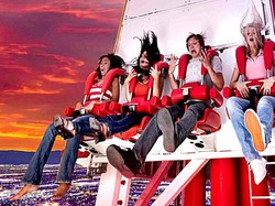 Menyentuh Langit Lewat Wahana Big Shot di Amerika