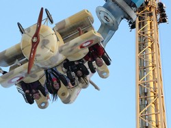 Naik Wahana Vertigo di Denmark, Dibuat Jungkir Balik di Langit