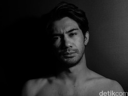 Besarnya Cinta Reza Rahadian pada Sang Ibu