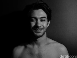 Suka Mengkhayal, Reza Rahadian Kecil Sudah Pintar Cari Uang