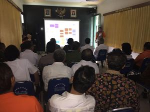 Tiba di Garut, Jokowi Dengarkan Paparan BNPB Soal Penanganan Banjir Bandang