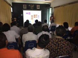 Tiba di Garut, Jokowi Dengarkan Paparan BNPB Soal Penanganan Banjir Bandang