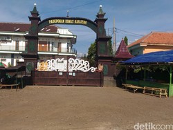 Pengikut Dimas Kanjeng asal Purwakarta Pulang, Cerita Keseharian di Padepokan