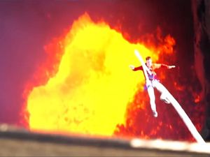 Gila! Ada Tur Bungee Jumping ke Kawah Gunung Aktif di Chile