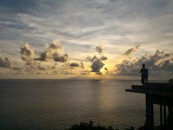 Berburu Sunset di Villa Hantu, Lombok