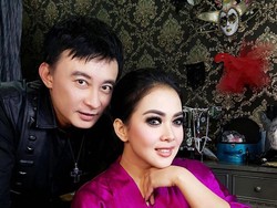 Rinaldy A. Yunardi Kaget Hiasan Kepala Karyanya Disukai Paris Hilton