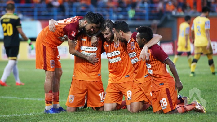 PBFC Bidik Greg Nwokolo dan Victor Igbonefo