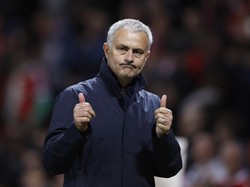 Mourinho ke Fans MU: Jangan Pergi ke Bioskop Pekan Ini, Dukung Kami Lawan Liverpool