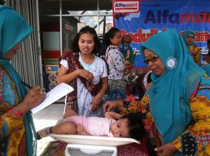 Puluhan Balita Dapat Tambahan Makanan dan Gizi Puluhan Balita Dapat Tambahan Makanan dan Gizi