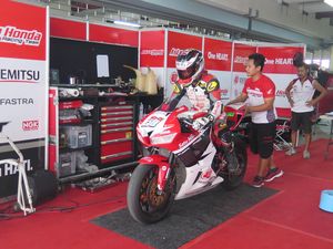 Sesi Latihan Bebas, Gerry Salim Masih Beradaptasi