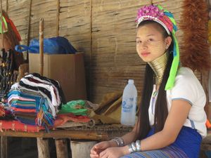 Potret Kecantikan Gadis Thailand Utara