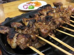 Sedap Mantap, Sate Hot Plate yang Empuk Ada di Tempat Ini