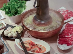 Hot Pot, Sajian Serba Rebus dari China yang Segar dan Sehat
