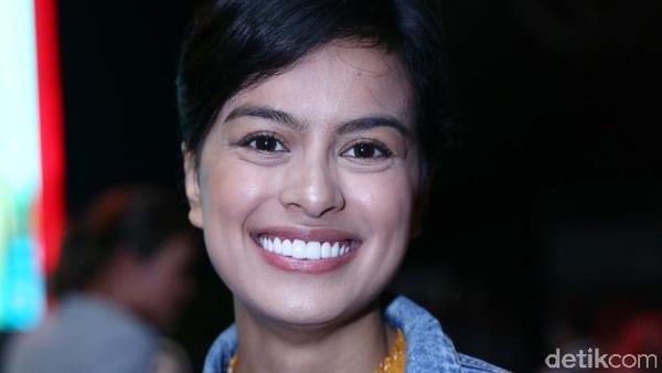 Eva Celia Happy Banget Nih!