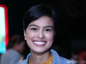 Eva Celia Happy Banget Nih!