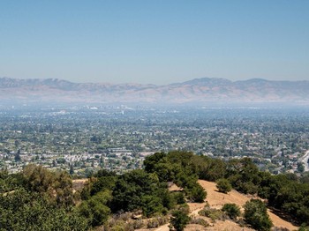 Orang Miskin di Antara Triliuner Lembah Silikon