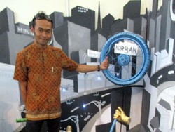 Tentang Anak Muda Kreatif Penambal Jalan Berlubang di Yogyakarta