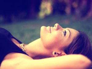 Sering Ngelamun? Jangan Malu, Itu Tandanya Kamu Kreatif