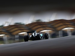 Hamilton Tercepat Lagi, Posisi Dua Kini Milik Verstappen