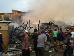 Seorang Pria di Bandung Nekat Bunuh Diri dengan Bakar Rumahnya Sendiri