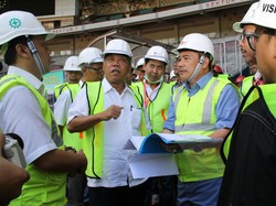 Menteri Basuki Tinjau Renovasi GBK, Optimis Selesai Oktober 2017