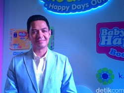 Jadi Ayah Sibuk, Dude Herlino Tetap Sediakan Waktu Khusus Anak