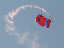 Tabrakan di Udara, 3 Penerjun Payung Tewas di Australia