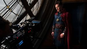 Awas Jatuh Cinta Pada Doctor Strange
