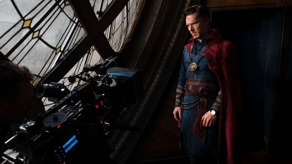 Awas Jatuh Cinta Pada Doctor Strange