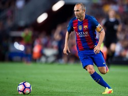 Atmosfer Negatif dalam Penampilan ke-400 Iniesta