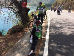 Tumbang di Tanjakan Pantai Malimbu