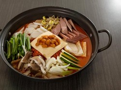 Budae Jjigae, Hot Pot Fusion dengan Aneka Daging Olahan Bisa Dinikmati di 5 Tempat Ini