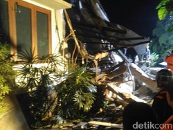 1 Anak yang Tertimbun Longsor di Rumah Mewah Ditemukan Tewas