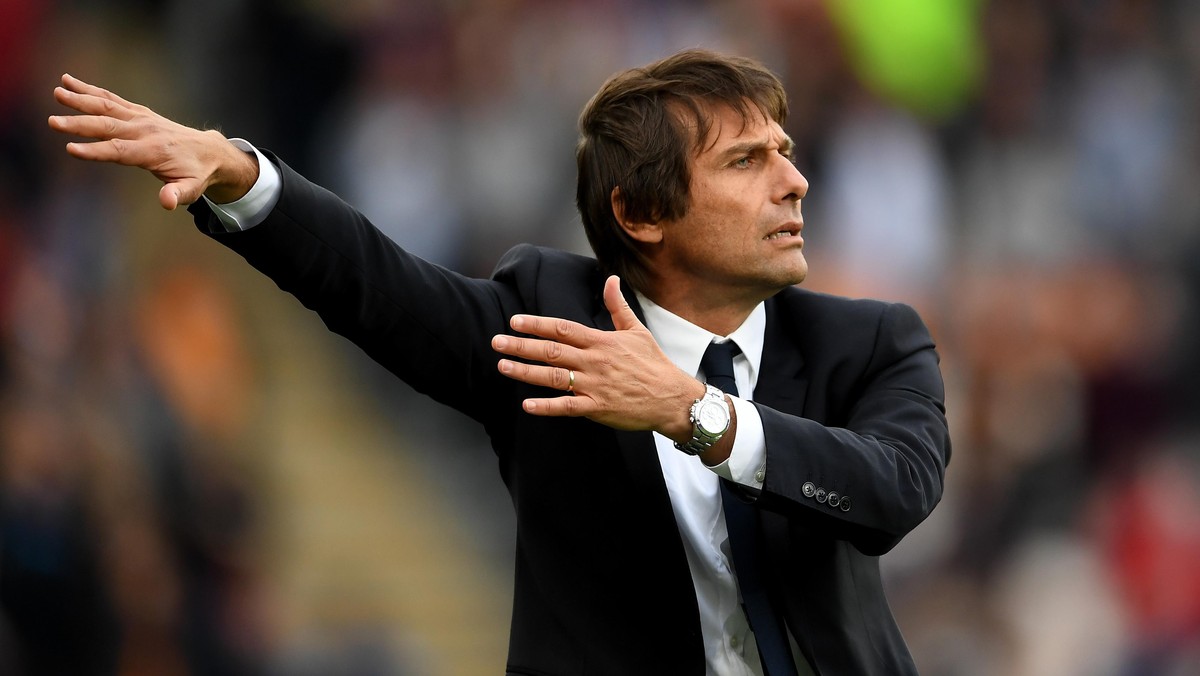 Antonio Conte mendapat peringatan sekaligus dukungan dari ultras Inter Milan. (Foto: Laurence Griffiths/Getty Images)