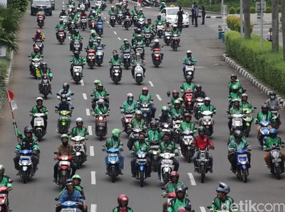 Dari Jalan Asia Afrika, Massa Go-Jek Menuju Kemang