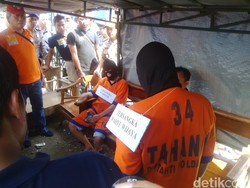 Rekonstruksi Diawali Adegan Eksekutor Bahas Perintah Dimas Kanjeng Habisi Ghani
