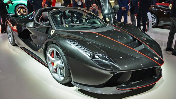 Cantiknya LaFerrari Aperta