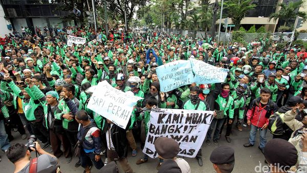Kondisi Terkini Demo Go-Jek di Kemang