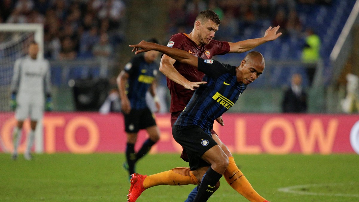 Laga AS Roma vs Inter Milan akan meramaikan Serie A akhir pekan ini (Foto: Max Rossi/REUTERS)